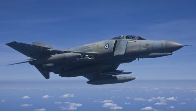 Δεν φαίνεται να πρόλαβαν να εγκαταλείψουν οι χειριστές του το F-4 πριν καταπέσει νότια της Ανδραβίδας