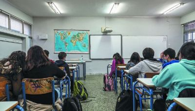 Ιώσεις - covid: Έκκληση να μην πάνε αύριο στα σχολεία παιδιά με συμπτώματα