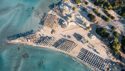 «Ανάκλιντρα στη θάλασσα»