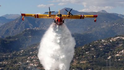 Η περιδίνηση μιας κοινωνίας πάνω από τις φλόγες