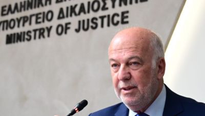 Φλωρίδης για ενδοοικογενειακή βία: Έρχεται το «βραχιολάκι» ως μέσο επιτήρησης