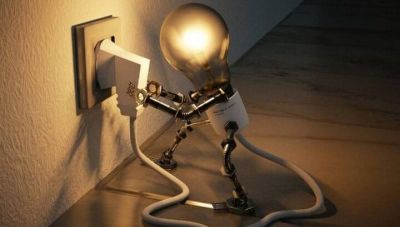 Σε ισχύ από σήμερα το θερινό ωράριο για το νυχτερινό ρεύμα