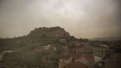 Με απότομη άνοδο σήμερα η θερμοκρασία: Ζέστη, βροχές και αφρικανική σκόνη