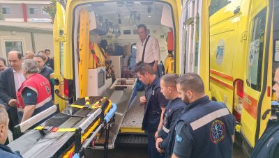 Δύο υπερσύγχρονα ασθενοφόρα στην υπηρεσία των πολιτών - Έρχονται άλλα 12 στην Κρήτη (φωτο + βίντεο)