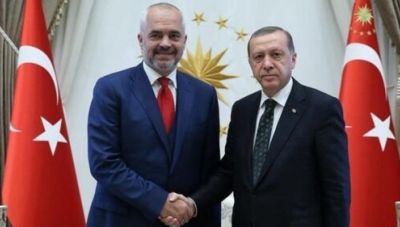 Μεταξύ του τουρκικού εθνικισμού και αλβανικών αυθαιρεσιών