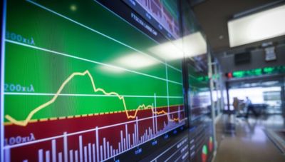 Σαρώνει και το Χρηματιστήριο Αθηνών το διεθνές τραπεζικό sell-off