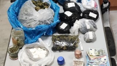 Χανιά: Με χειροπέδες Αλβανοί για μεγάλη ποσότητα κάνναβης και κοκαΐνης-Με πατίνι έκαναν τη διακίνηση 