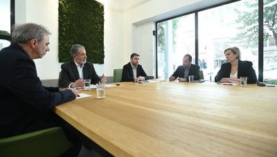 Βολές Ανδρουλάκη κατά Μητσοτάκη στη συνάντηση για την ασφάλεια των σιδηροδρόμων