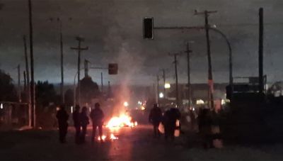 Επεισόδια με Ρομά στα Μέγαρα - Κλειστή η Εθνική και στα δύο ρεύματα