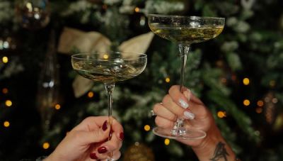 Διάσημοι: Αγαπούν τα Χριστούγεννα και στόλισαν ήδη τα σπίτια τους (Βίντεο)