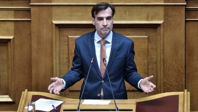 Δεν παραδίδει την έδρα ο Μιχάλης Χουρδάκης- Συνεχίζει ως ανεξάρτητος