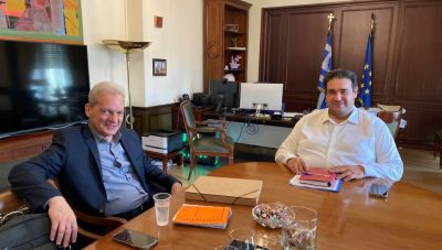 Στην Αθήνα ο Αλέξης Καλοκαιρινός- Συναντήθηκε με κυβερνητικά στελέχη
