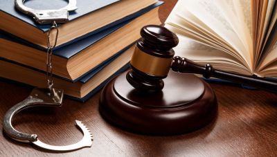 Aλλαγές στον Ποινικό Κώδικα: Περισσότερη φυλάκιση και για πλημμελήματα-Μπλόκο στους δικομανείς