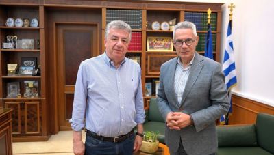 Με τον Διοικητή της 7ης ΥΠΕ Κρήτης συναντήθηκε ο Σταύρος Αρναουτάκης