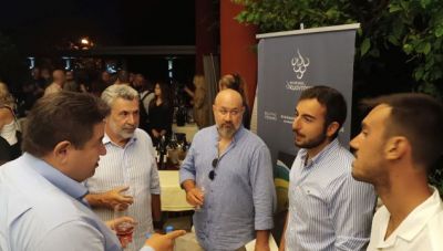 Στην εκδήλωση για τον κρητικό οίνο ο Μιχάλης Καραμαλάκης- Τι συζήτησε με τους οινοποιούς