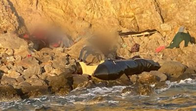 Χίος: Τρία νεκρά κοριτσάκια από την προσάραξη λέμβου με μετανάστες σε βράχια