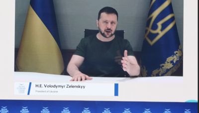 Βολοντίμιρ Ζελένσκι από το Φόρουμ των Δελφών: Η Ρωσία πρέπει να απομονωθεί