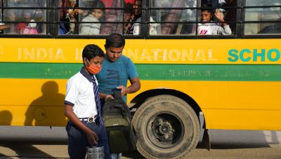  Ινδία: Τουλάχιστον έξι μαθητές σκοτώθηκαν όταν σχολικό λεωφορείο προσέκρουσε σε δέντρο