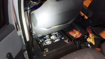 Έκρυβαν σε ειδικές θήκες τα λαθραία τσιγάρα (Φωτο)