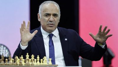 Γκάρι Κασπάροφ:  Ένταλμα σύλληψης για τον κορυφαίο σκακιστή