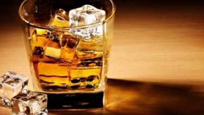 Αλκοόλ και ηλεκτρονικά τσιγάρα: Οι κακές συνήθειες των εφήβων - Καμπανάκι ΠΟΥ