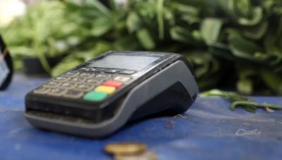 Μέχρι τη Μεγάλη Τρίτη η προθεσμία για τη διασύνδεση POS – ταμειακών μηχανών