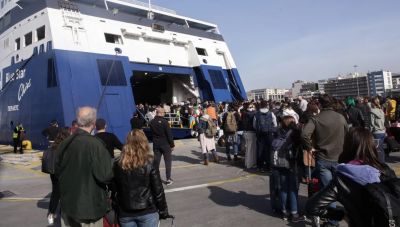 Πρώτο κύμα εξόδου του Πάσχα σήμερα-Αυξημένη η κίνηση στα λιμάνια και τα αεροδρόμια