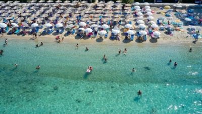 Παραλίες: Beach bar και καντίνες μπαίνουν σε τάξη-Οι νέοι κανόνες για φώτα και μουσική