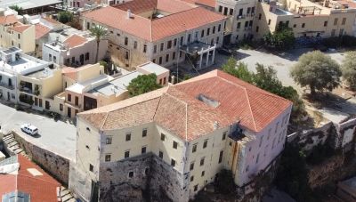 Ομόφωνο ψήφισμα του ΔΣ Χανίων για τα ακίνητα στο λόφο Καστέλι και την αξιοποίηση τους