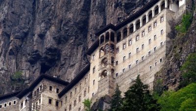 Παναγιά Σουμελά: Η Τουρκία δεν δίνει άδεια για λειτουργία ανήμερα του δεκαπενταύγουστου