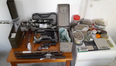 Καλοστημένη επιχείρηση με όπλα και ναρκωτικά