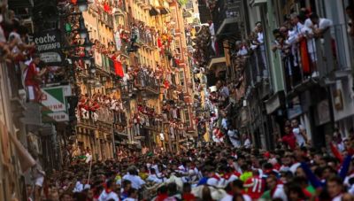 Υπερτουρισμός: Πράσινα κίνητρα και «δώρα» σε τουρίστες