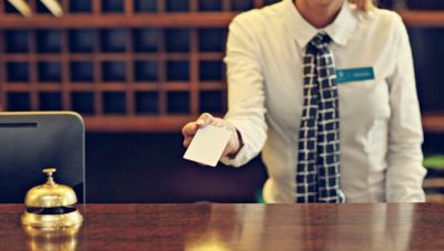 Ηράκλειο: Σοβαρές καταγγελίες στο Σωματείο Ξενοδοχοϋπαλλήλων - Εργαζόμενοι λιποθυμούν από εξάντληση