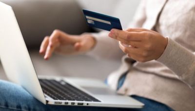 Ηλεκτρονικές αγορές: Γιατί παραγγέλνουν από το διαδίκτυο οι Έλληνες