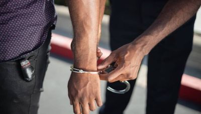 Ρέθυμνο:  Έπεσαν άσκοποι πυροβολισμοί σε κατάστημα – Συνελήφθη ο ιδιοκτήτης