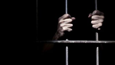 Λάρισα: Στη φυλακή για επίθεση σε αστυνομικούς – Τους εκφόβιζε ότι γνωρίζει γνωστούς βαρυποινίτες