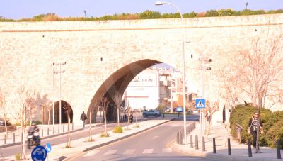 Ηράκλειο: 18χρονη έπεσε από τα Ενετικά Τείχη