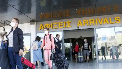 Προς νέο ρεκόρ ο τουρισμός, αλλά με πολλά ερωτηματικά