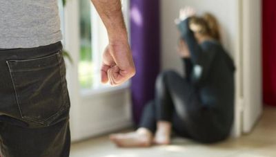 Συνελήφθη 32χρονος που μαχαίρωσε, γρονθοκόπησε και εκβίαζε την πρώην σύντροφό του