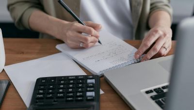 Φορολογικές δηλώσεις: Τέλος χρόνου και για τις επιχειρήσεις – Τα πρόστιμα