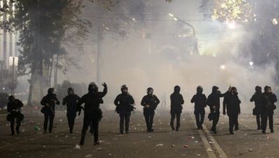 Γεωργία: Νέα νύχτα μαζικών διαδηλώσεων εν μέσω πολιτικής κρίσης