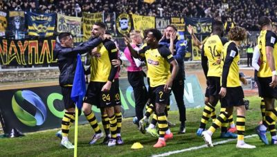 Super League: Η ΑΕΚ έφθασε τον Ολυμπιακό στην κορυφή του βαθμολογικού πίνακα