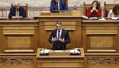 Επική ατάκα Τασούλα για Μητσοτάκη: «Μη τον διακόπτετε, θα ανακοινώσει κι άλλα»