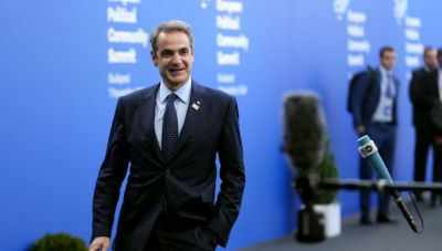 Κ. Μητσοτάκης στη Βρετανία: Την Τρίτη η συνάντηση με τον Στάρμερ – Ψηλά στην ατζέντα η επανένωση των Γλυπτών