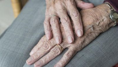 Νέα απάτη στο Ηράκλειο: Ηλικιωμένη έδωσε 15.000 ευρώ σε “γιατρό”- Αναζητούνται δύο άτομα