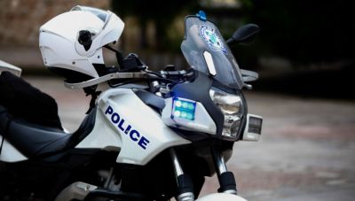 Σε διαθεσιμότητα ο δεύτερος αστυνομικός της Βουλής που συνελήφθη για ενδοοικογενειακή βία – «Καθαρός» ο φάκελός του