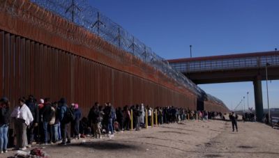 Οι ΗΠΑ προχώρησαν σε πάνω από 270.000 απελάσεις σ’ έναν χρόνο