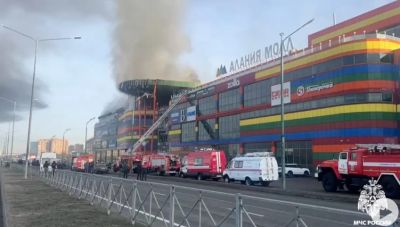 Τέσσερις νεκροί από ουκρανικό βομβαρδισμό στο Κουρσκ-Πυρκαγιά σε εμπορικό κέντρο του Βλαντικαφκάζ