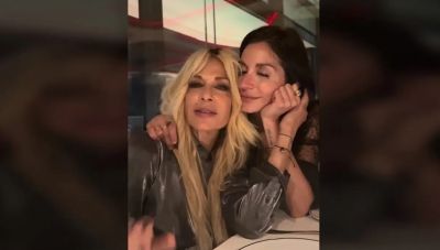 TikTok: Viral το συγκινητικό ντουέτο της Άννας Βίσση με την κόρη της Σοφία Καρβέλα