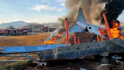 Νότια Κορέα: Αεροσκάφος με 181 επιβαίνοντες συνετρίβη - Φόβοι ότι μόλις 2 επέζησαν  (Βίντεο)